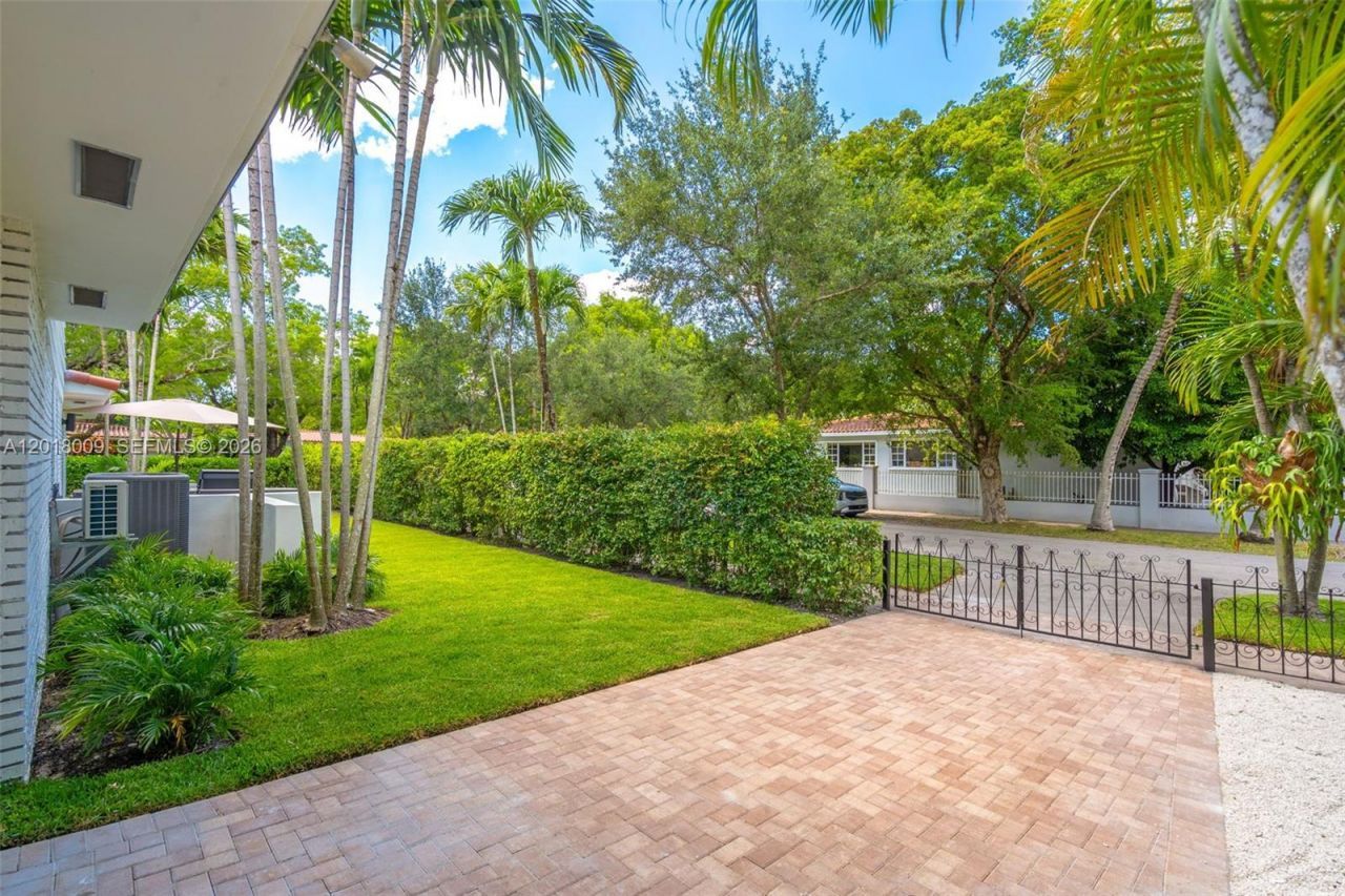 1203 Madrid St, Coral Gables, FL 33134 Photo