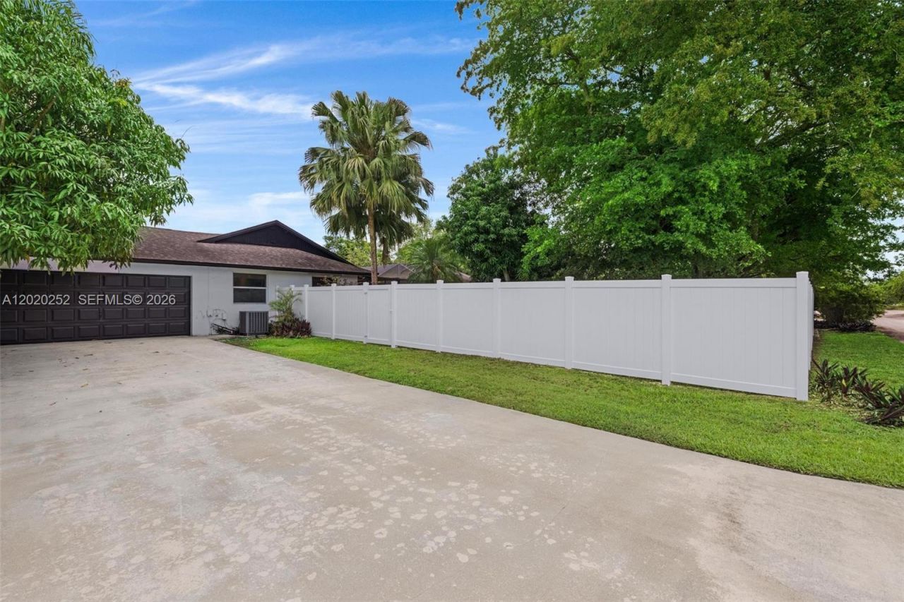 23595 SW 152nd Ave , Homestead, FL 33032 Photo