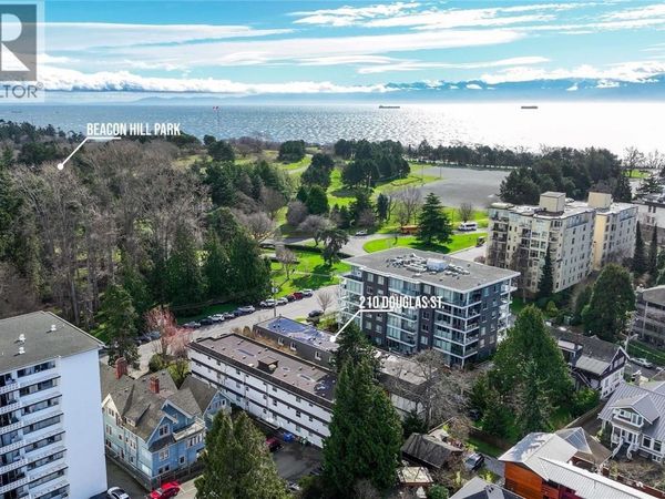 210 Douglas St, Unit #4, Victoria, BC V8V 2P2