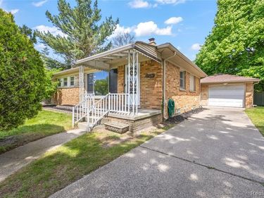 27230 W 6 Mile Road, Redford Twp, MI 48240