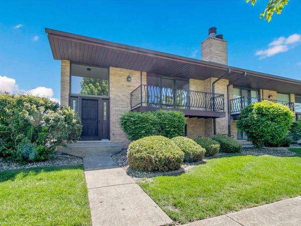 16110 Pine Drive , Tinley Park, IL 60477