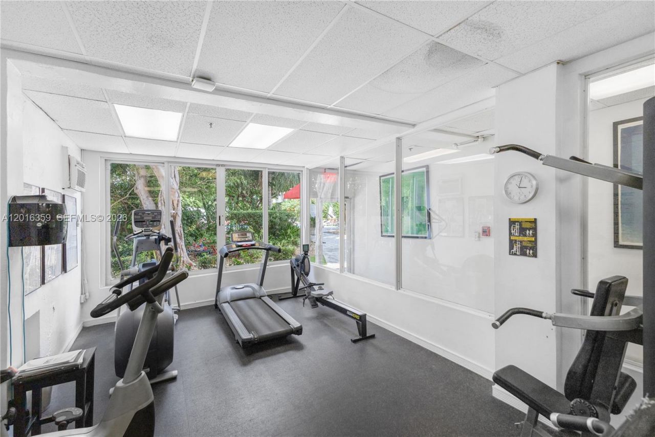 255 W 24th St , Unit 432, Miami Beach, FL 33140 Photo