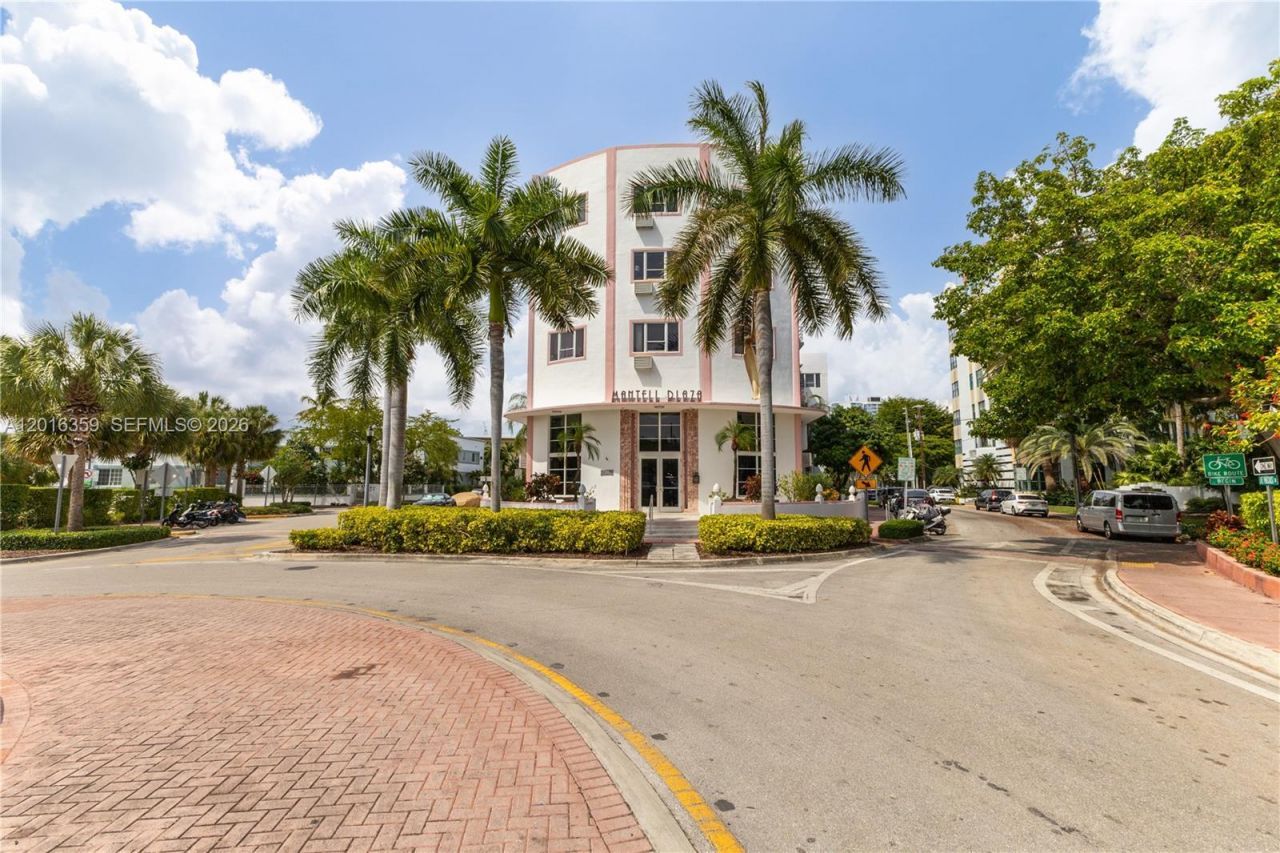 255 W 24th St , Unit 432, Miami Beach, FL 33140 Photo