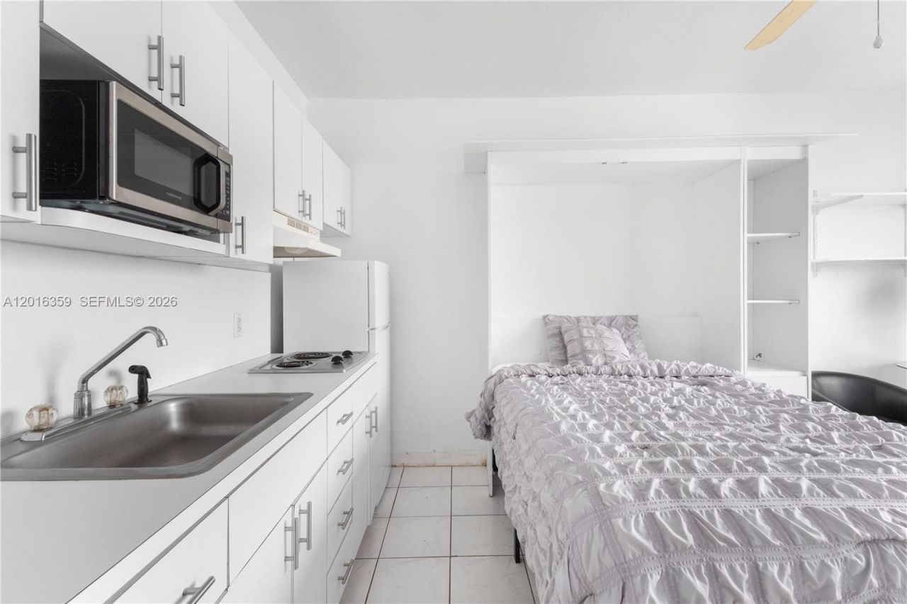 255 W 24th St , Unit 432, Miami Beach, FL 33140 Photo