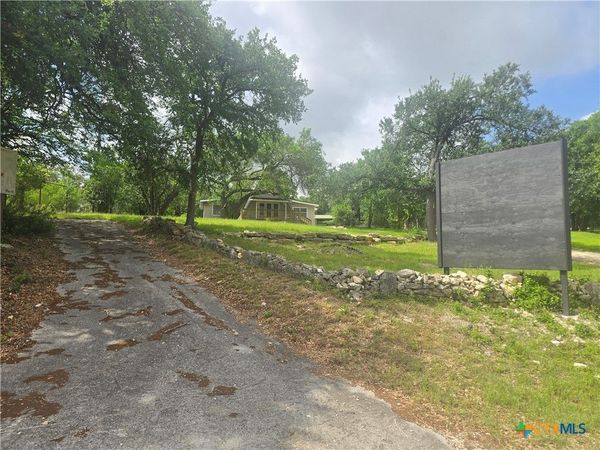 8251 Fm 2673 , Canyon Lake, TX 78133
