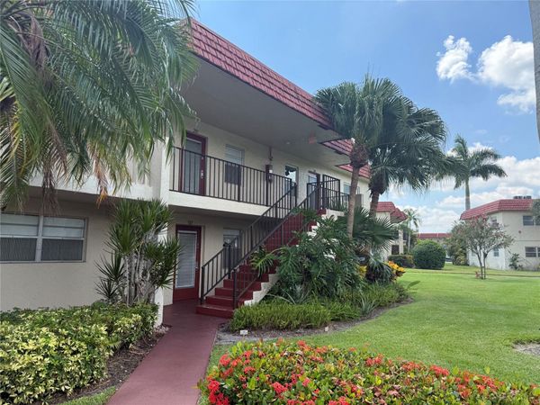 32 Abbey Lane, Unit 207, Delray Beach, FL 33446