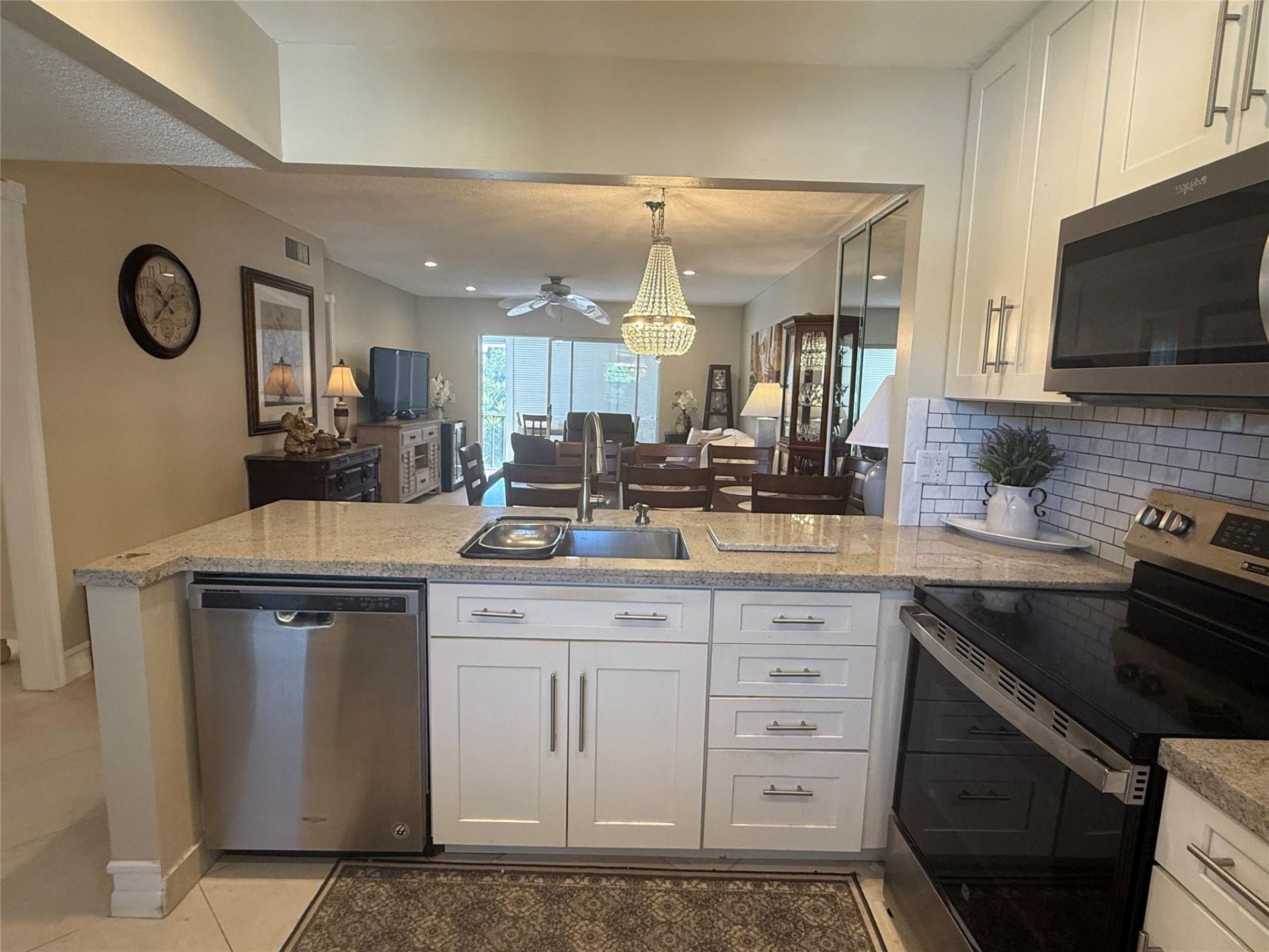 32 Abbey Lane, Unit 207, Delray Beach, FL 33446 Photo
