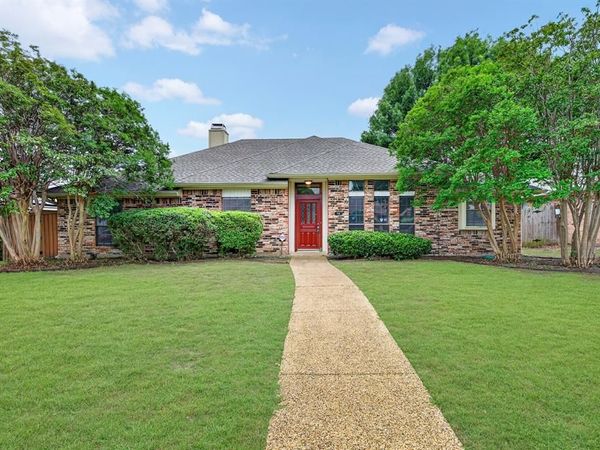 918 Green Brook Drive, Allen, TX 75002