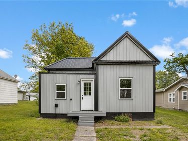 325 E Lake Street, Marceline, MO 63658