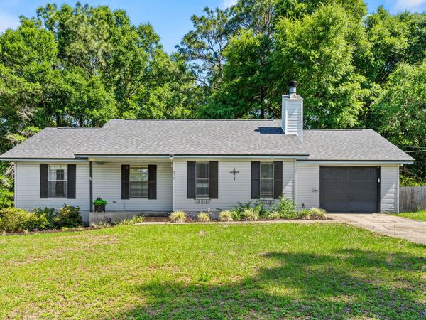 219 W Pinoak Court, Crestview, FL 32539