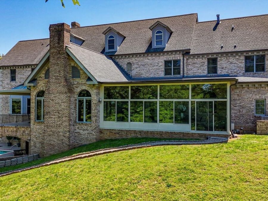 Property Image 100