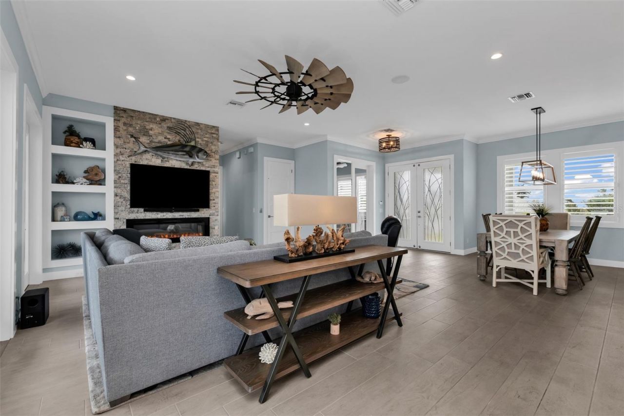 24216 Yacht Club Boulevard, Punta Gorda, FL 33955 Photo