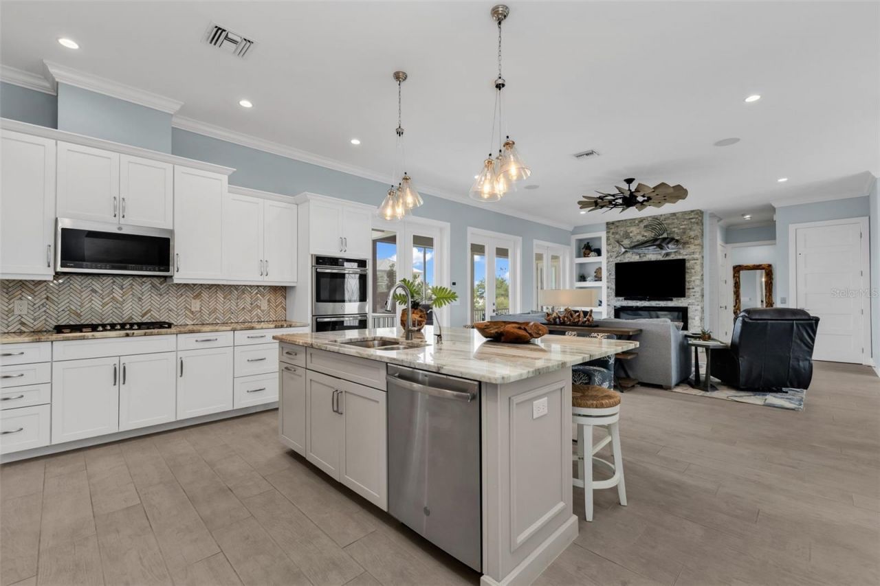 24216 Yacht Club Boulevard, Punta Gorda, FL 33955 Photo