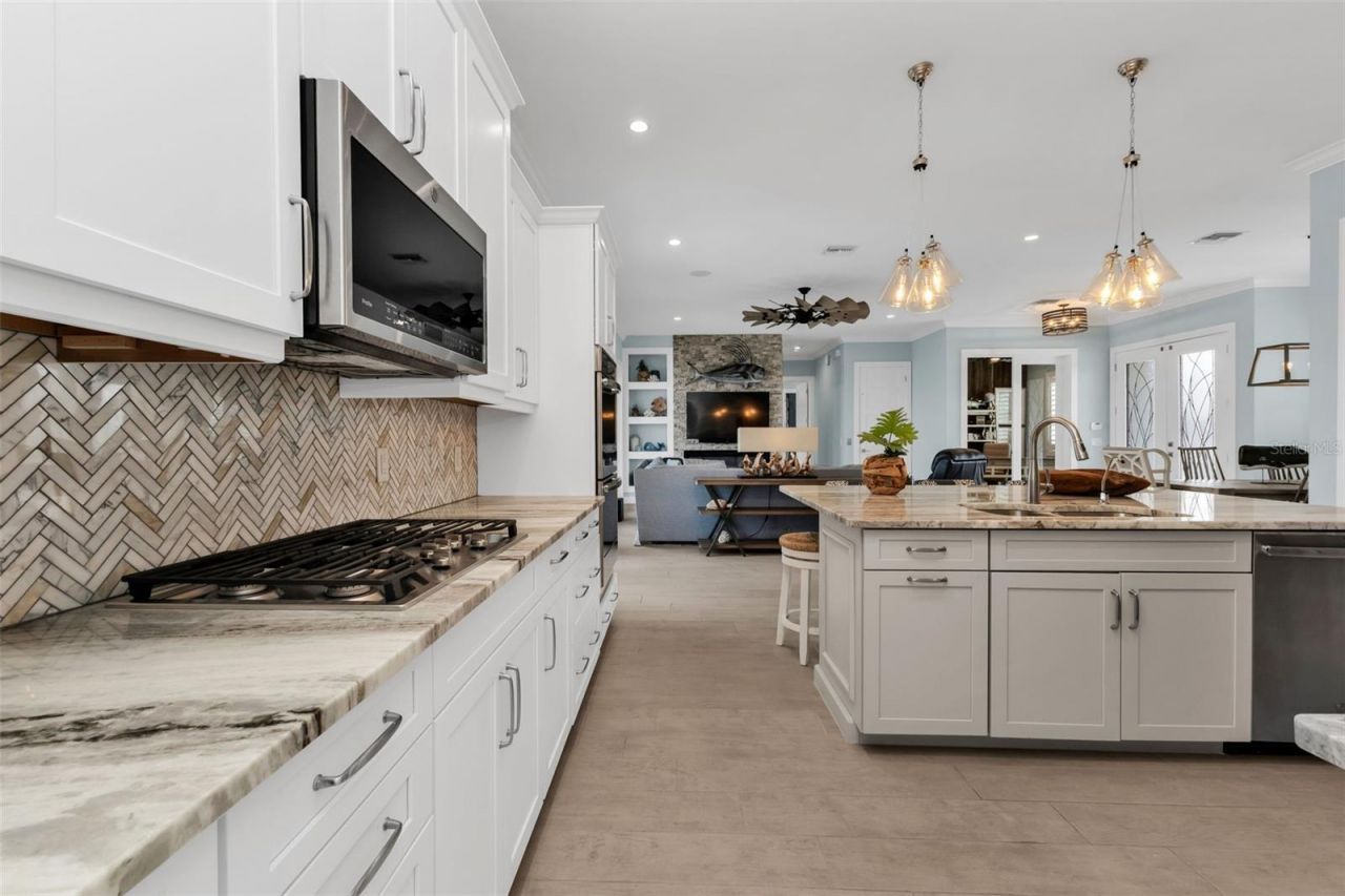 24216 Yacht Club Boulevard, Punta Gorda, FL 33955 Photo