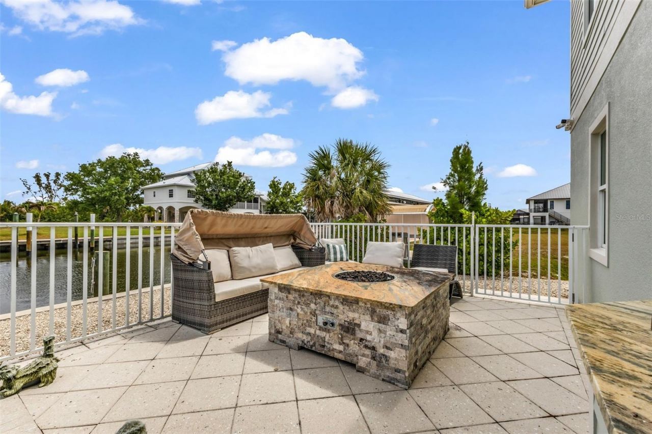 24216 Yacht Club Boulevard, Punta Gorda, FL 33955 Photo