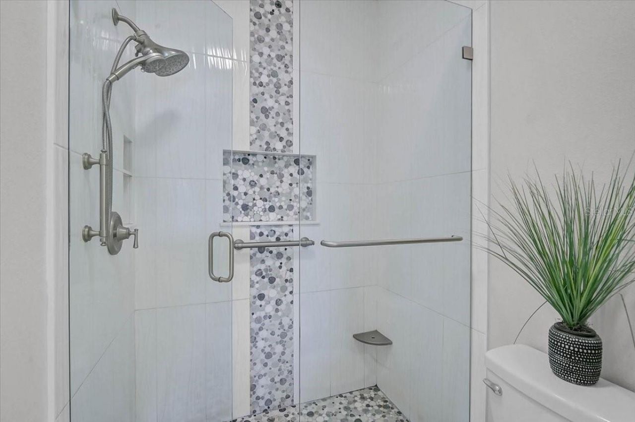 1423 Gulf Drive N, Bradenton Beach, FL 34217 Photo