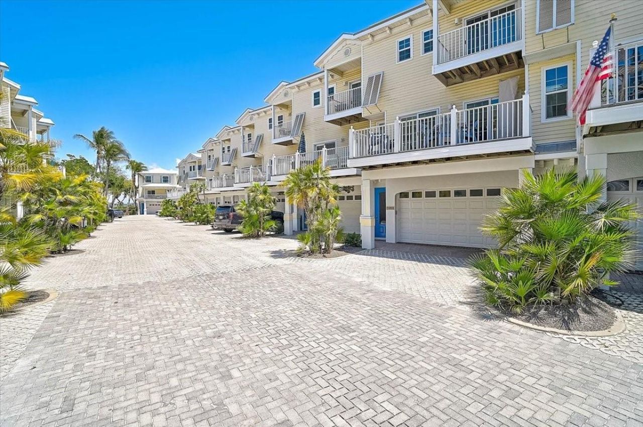 1423 Gulf Drive N, Bradenton Beach, FL 34217 Photo