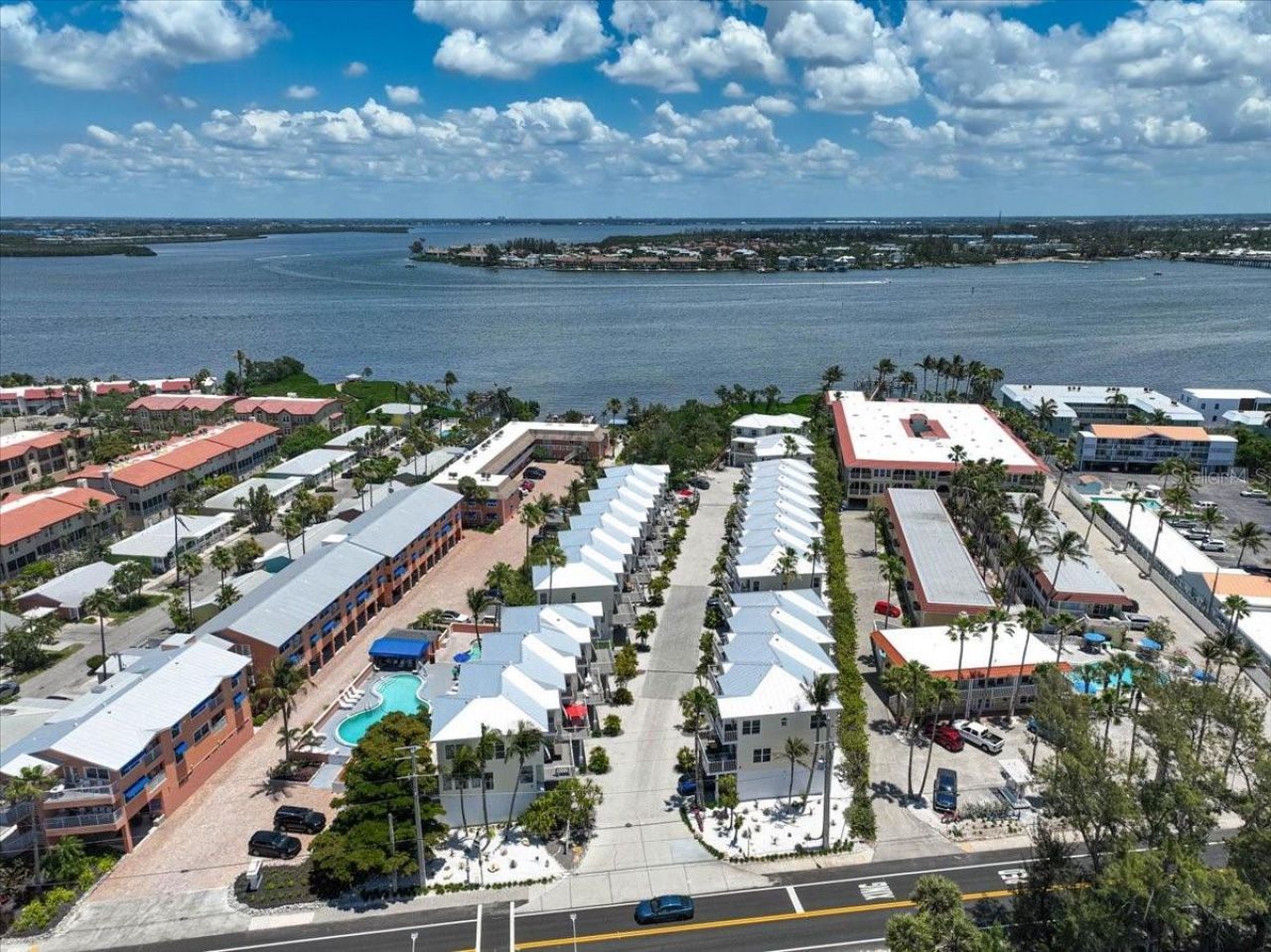 1423 Gulf Drive N, Bradenton Beach, FL 34217 Photo