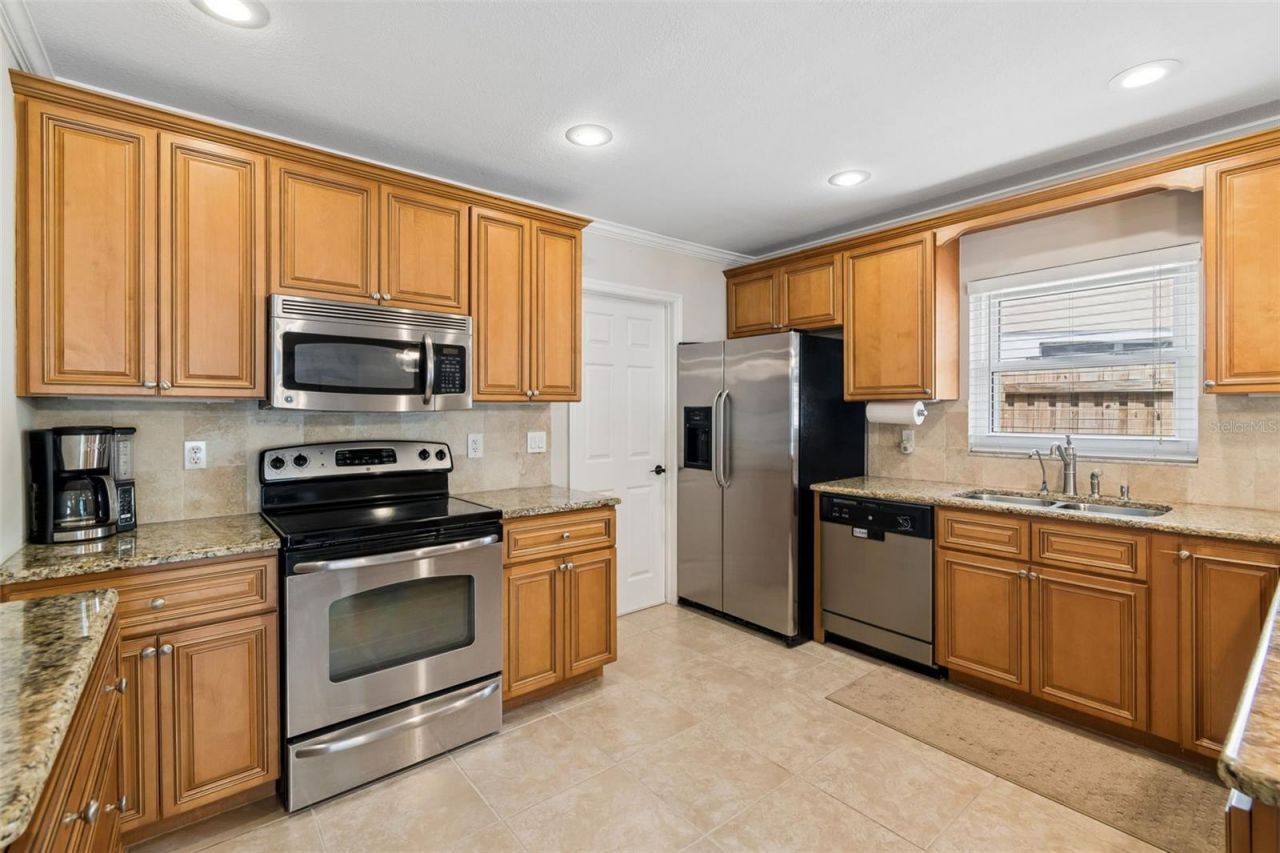1005 Highgrove Court , Valrico, FL 33596 Photo