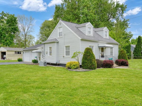 905 Sheffield Ave , Adrian, MI 49221