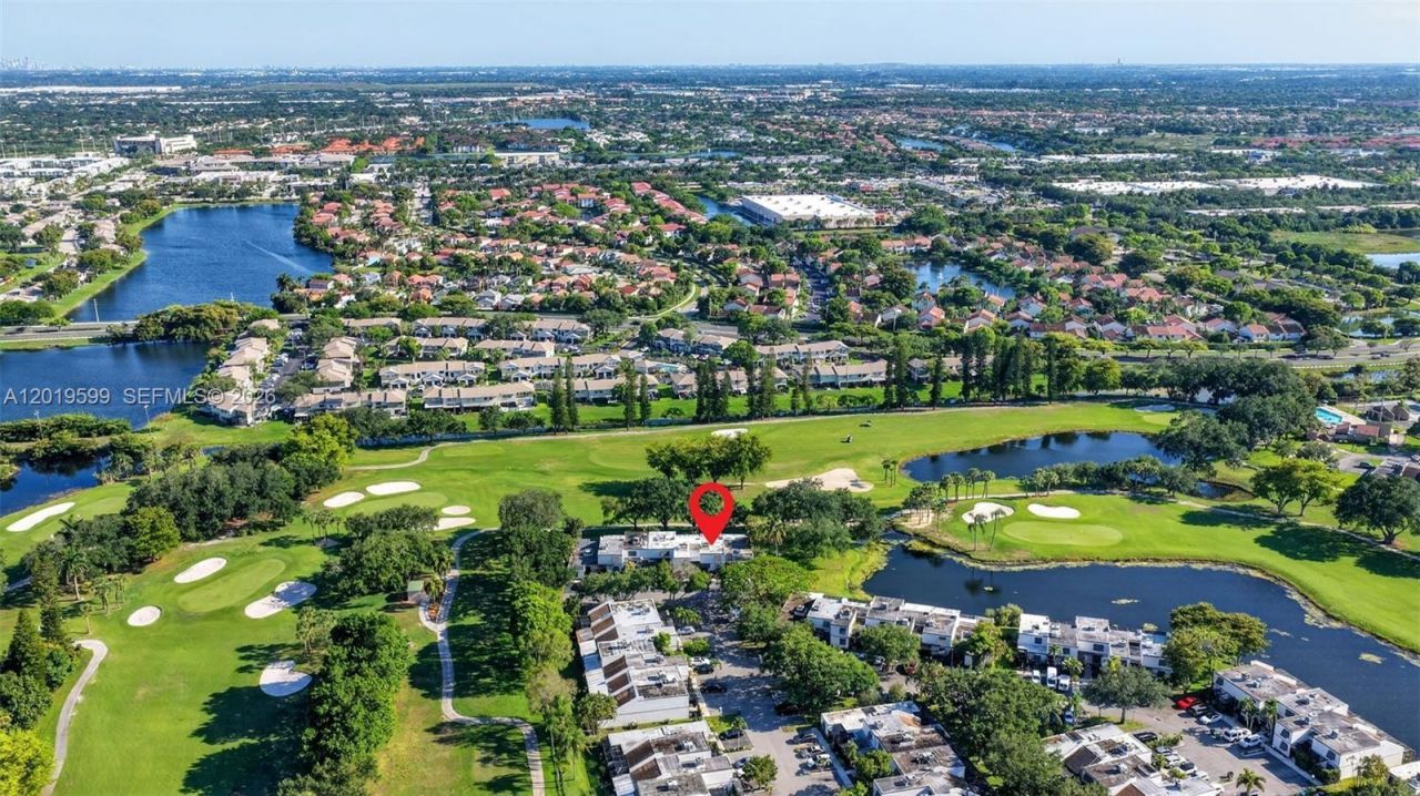 10750 S Golfview Dr , Pembroke Pines, FL 33026 Photo
