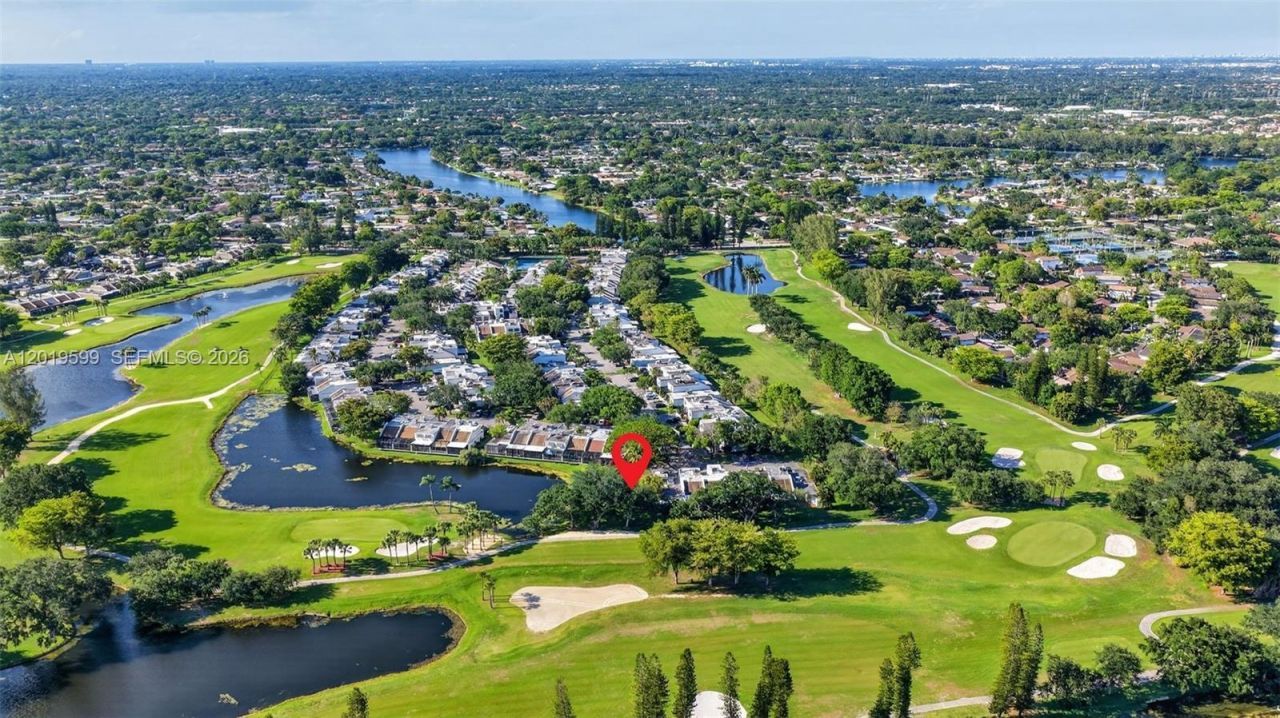 10750 S Golfview Dr , Pembroke Pines, FL 33026 Photo