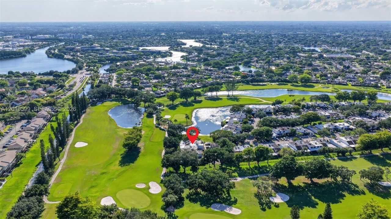 10750 S Golfview Dr , Pembroke Pines, FL 33026 Photo