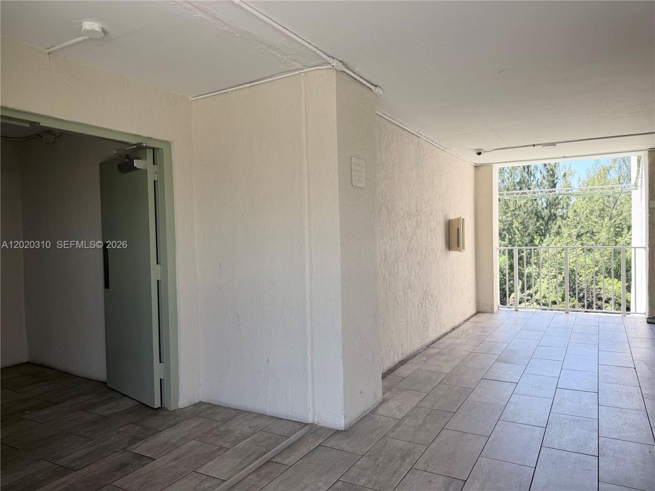 8240 SW 210th St , Unit 302, Cutler Bay, FL 33189 Photo