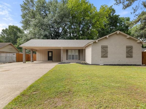 908 N Roselawn Drive, West Memphis, AR 72301