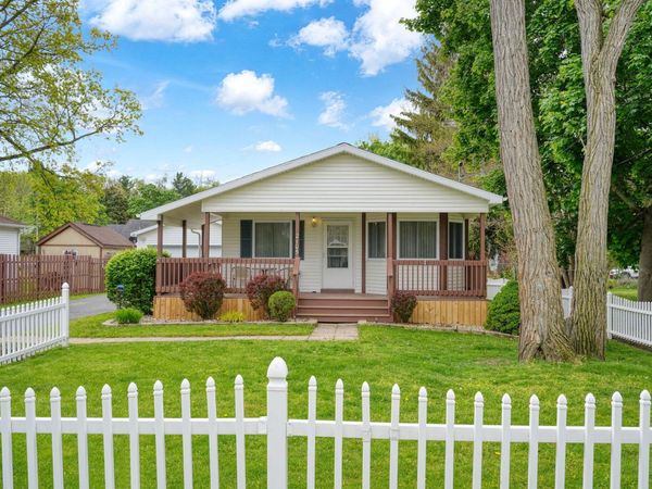 2105 Carlton Boulevard, Jackson, MI 49203