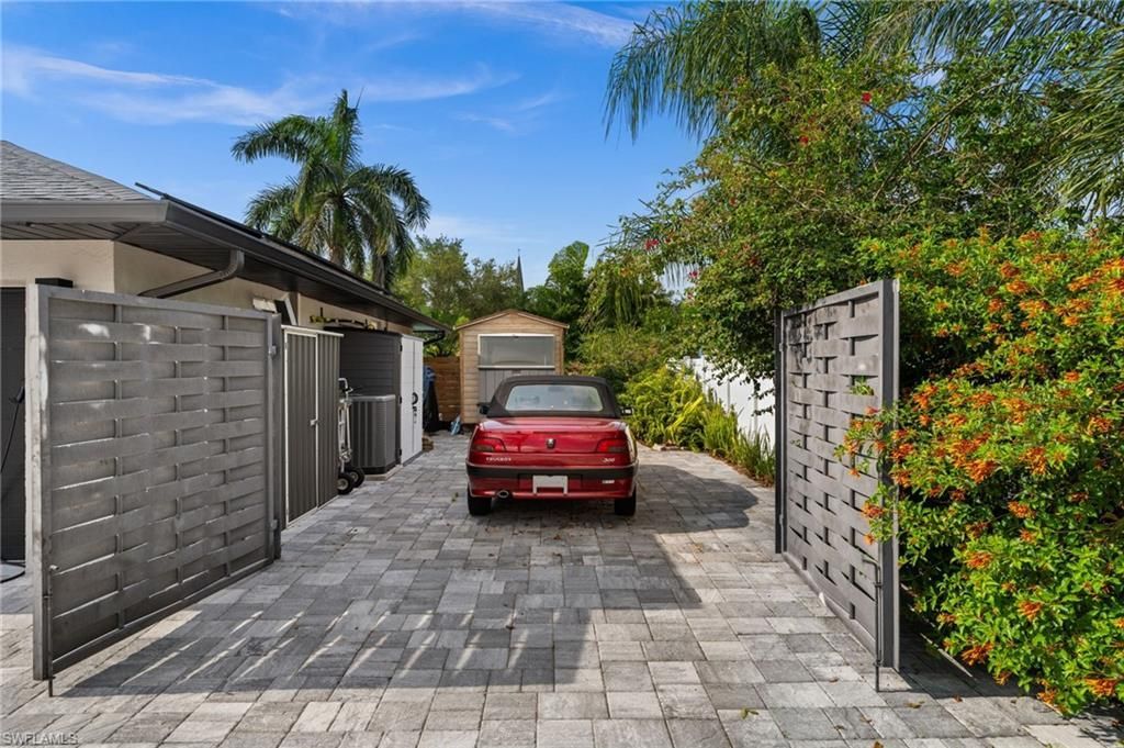 38 Willoughby Dr, Naples, FL 34110 Photo