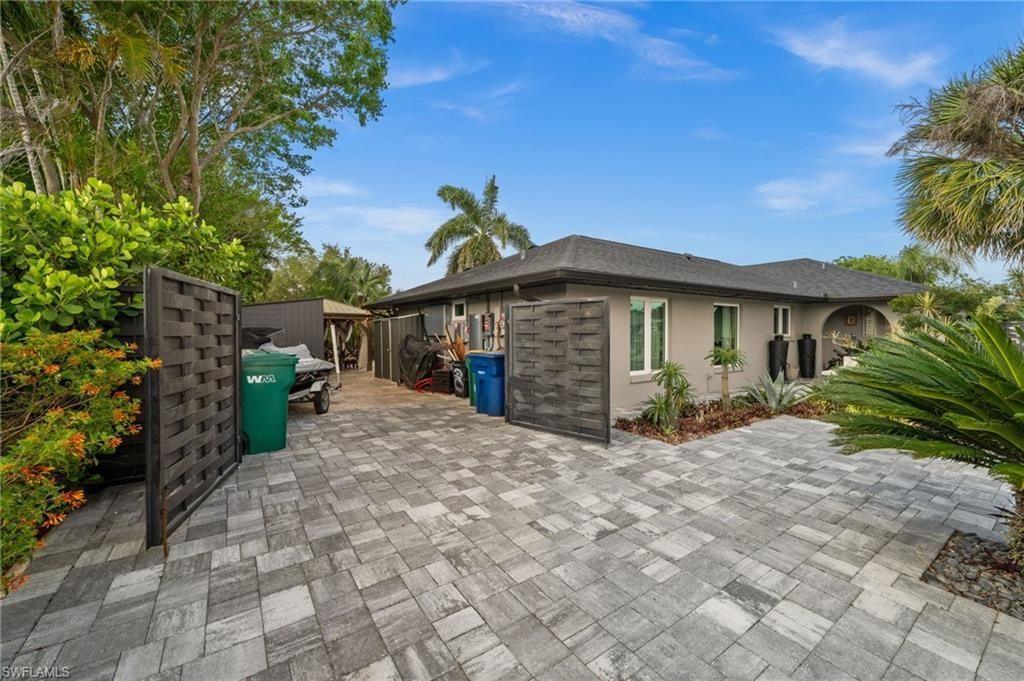 38 Willoughby Dr, Naples, FL 34110 Photo