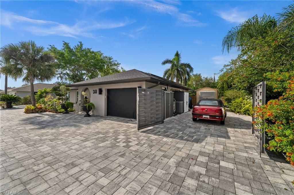 38 Willoughby Dr, Naples, FL 34110 Photo