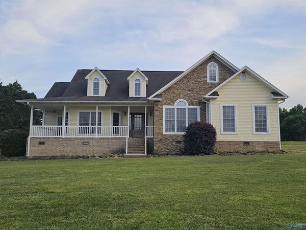 6800 County Road 38, Section, AL 35771