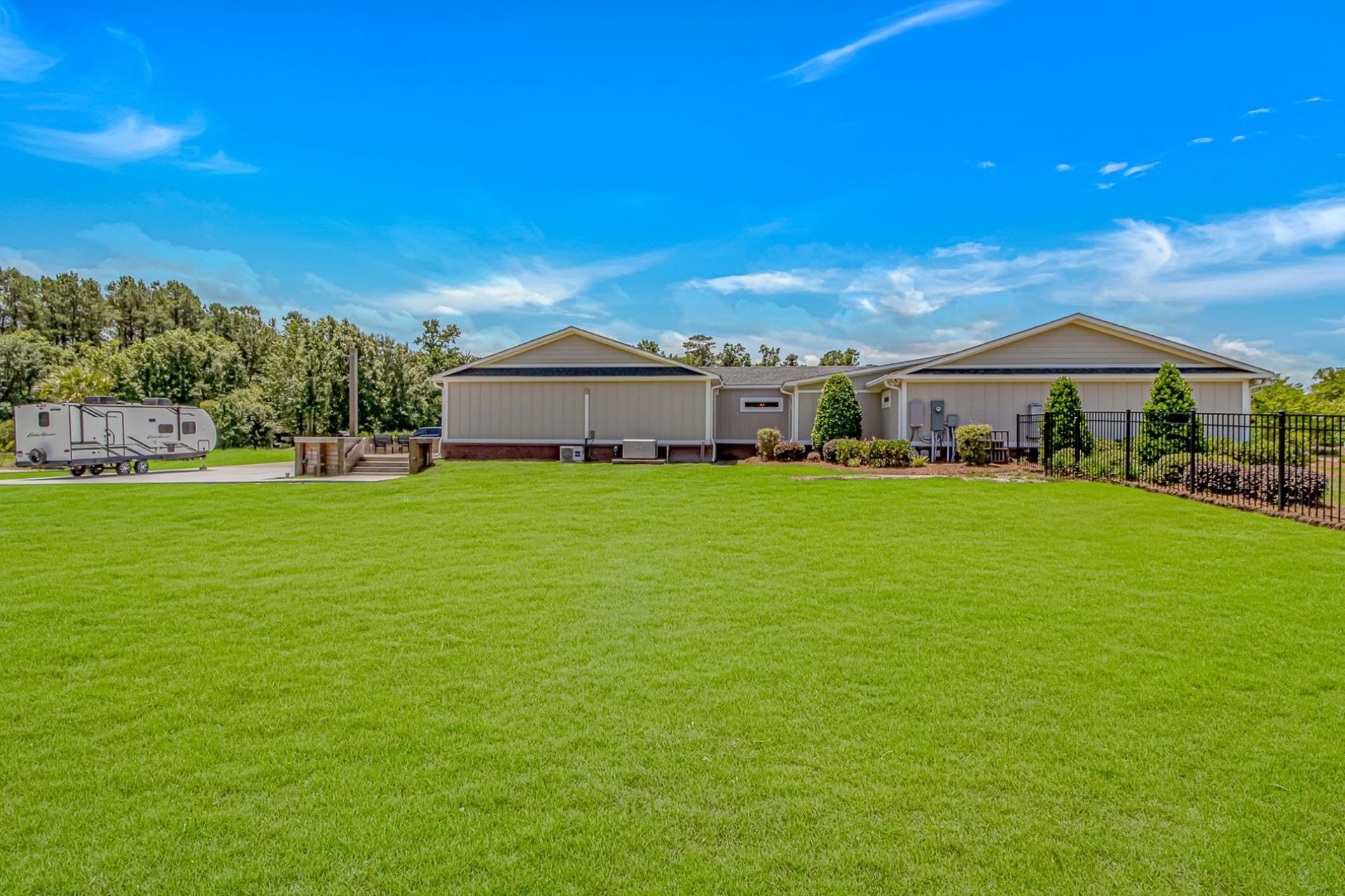 15810 County Line Rd. Photo 5