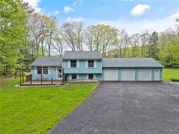 1555 Connors Road , Baldwinsville, NY 13027