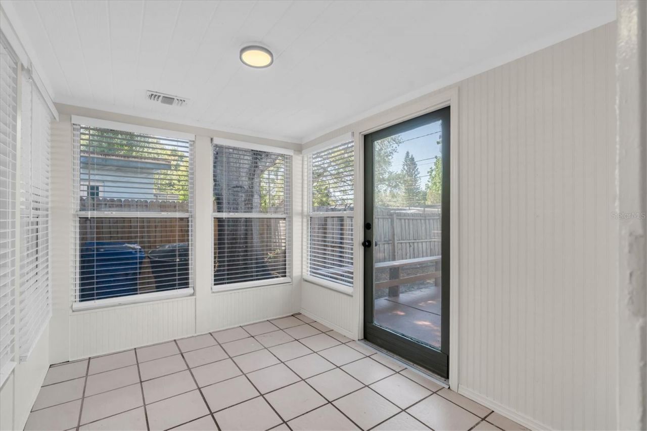 1221 53rd Avenue N, Saint Petersburg, FL 33703 Photo
