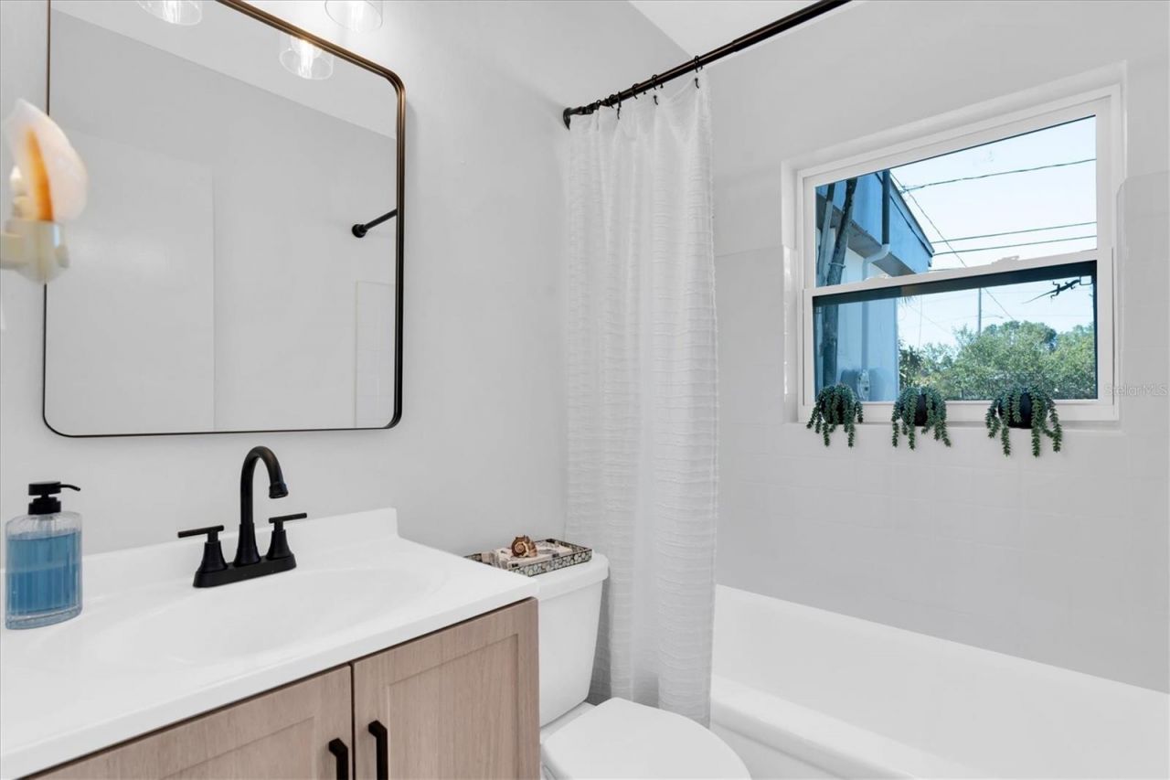 1221 53rd Avenue N, Saint Petersburg, FL 33703 Photo