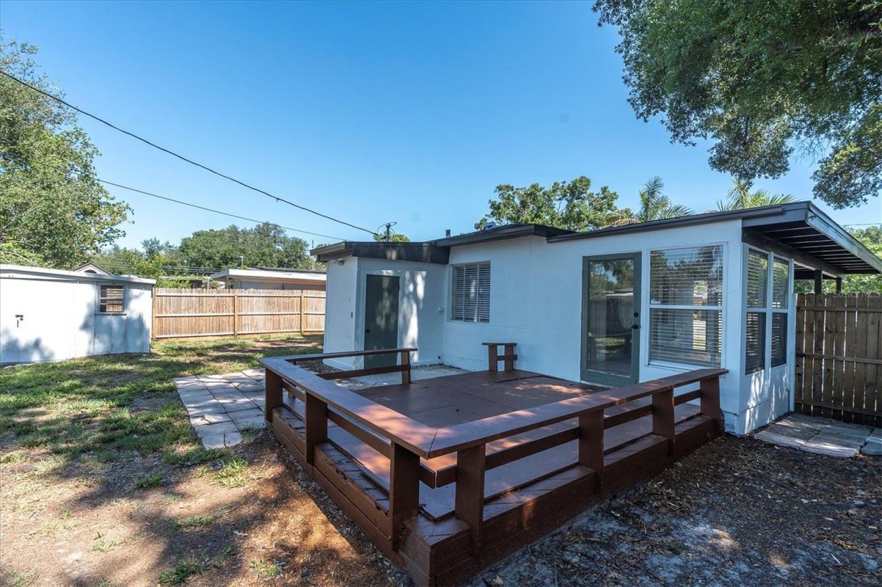 1221 53rd Avenue N, Saint Petersburg, FL 33703 Photo