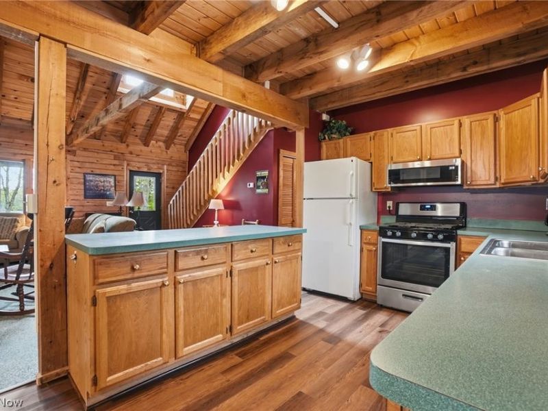 1537 Lake Crest Drive, Roaming Shores, OH 44084 Photo 17