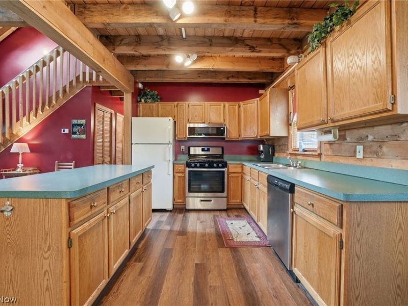 1537 Lake Crest Drive, Roaming Shores, OH 44084 Photo 18