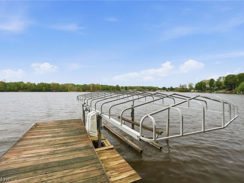 1537 Lake Crest Drive, Roaming Shores, OH 44084 Photo 7