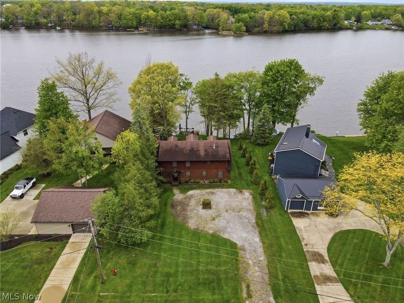 1537 Lake Crest Drive, Roaming Shores, OH 44084 Photo 9