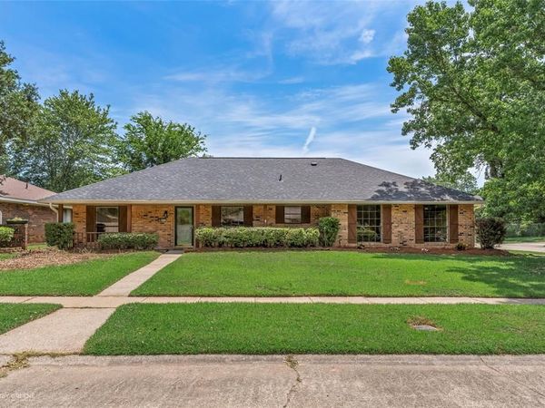 8669 Chalmette Drive , Shreveport, LA 71115