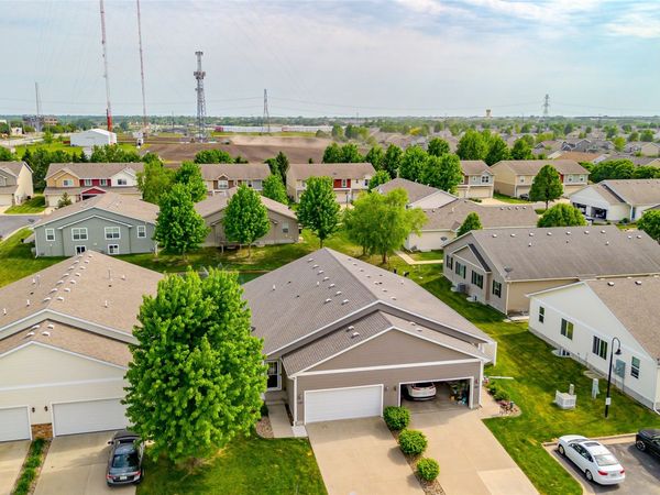 5882 Marble Circle , Johnston, IA 50131