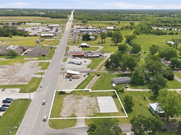 1303 East Street, Iola, KS 66749