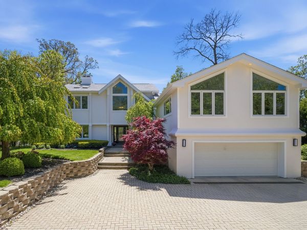 124 Ravinoaks Lane , Highland Park, IL 60035