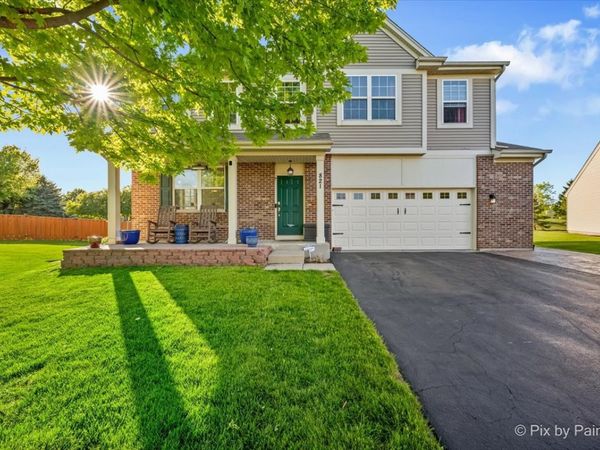 821 Glen Cove Lane , Pingree Grove, IL 60140
