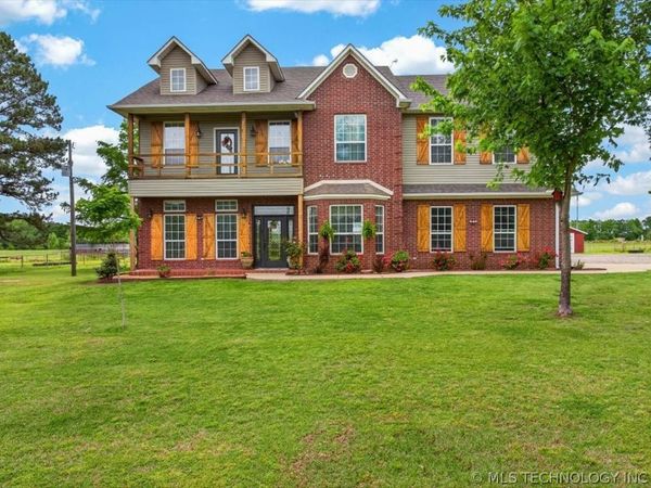15562 State Highway 83 , Howe, OK 74940