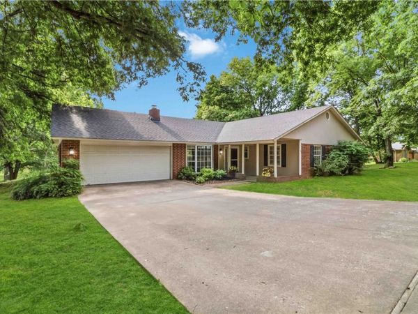 2560 Orchard Hill Road, Siloam Springs, AR 72761
